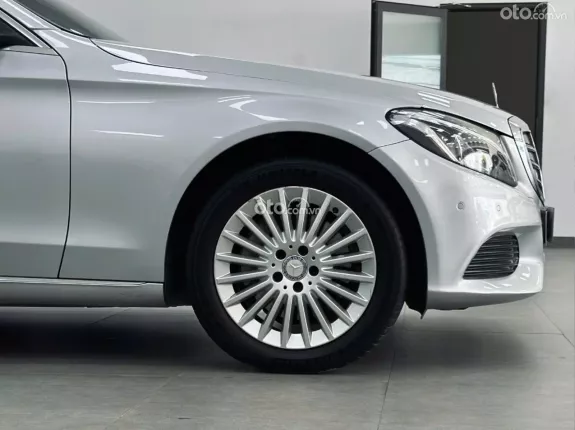 Mercedes-Benz C250 2016 - Màu Bạc ánh kim, nội thất kem