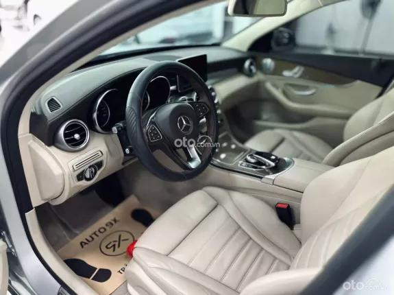 Mercedes-Benz C250 2016 - Màu Bạc ánh kim, nội thất kem