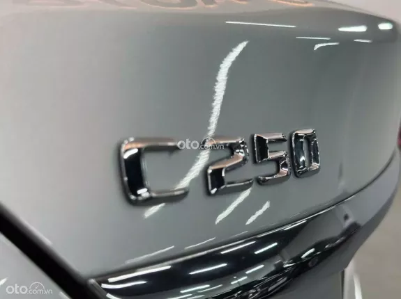 Mercedes-Benz C250 2016 - Màu Bạc ánh kim, nội thất kem