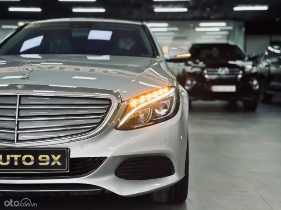 Mercedes-Benz C250 2016 - Màu Bạc ánh kim, nội thất kem