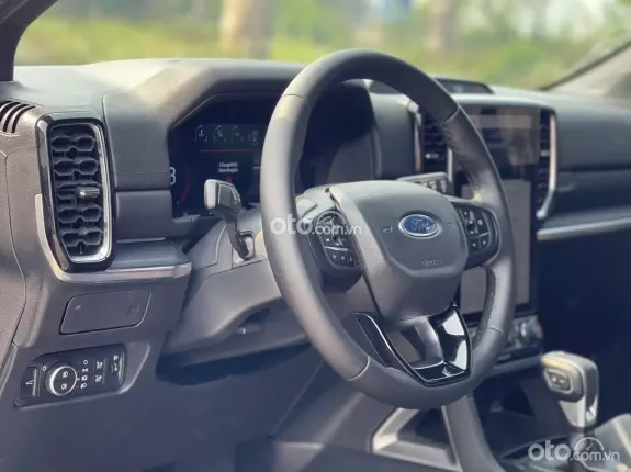Ford Everest 2.0L ST5 6AT 2WD Titanium 2024 - New mới về siêu lướt các bác nhé