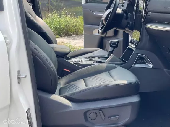 Ford Everest 2.0L ST5 6AT 2WD Titanium 2024 - New mới về siêu lướt các bác nhé