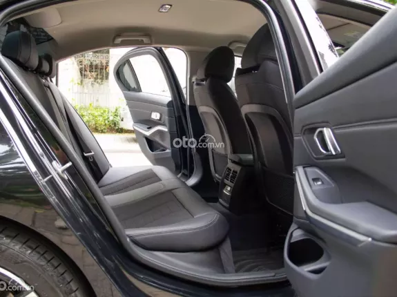 BMW 320i Sport Line 2022 - Bao check test