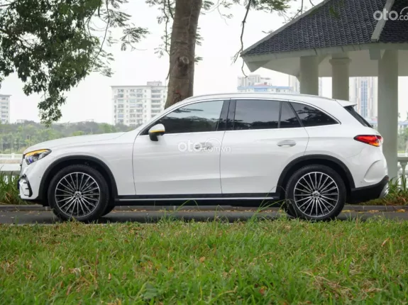 Mercedes-Benz GLC 300 4Matic 2023 - Odo 5900 km một chủ từ mới