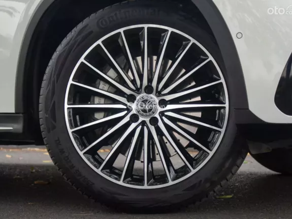 Mercedes-Benz GLC 300 4Matic 2023 - Odo 5900 km một chủ từ mới