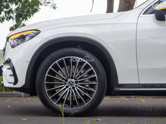 Mercedes-Benz GLC 300 4Matic 2023 - Odo 5900 km một chủ từ mới