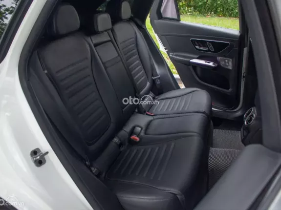 Mercedes-Benz GLC 300 4Matic 2023 - Odo 5900 km một chủ từ mới