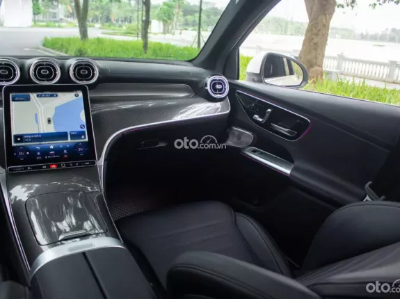 Mercedes-Benz GLC 300 4Matic 2023 - Odo 5900 km một chủ từ mới