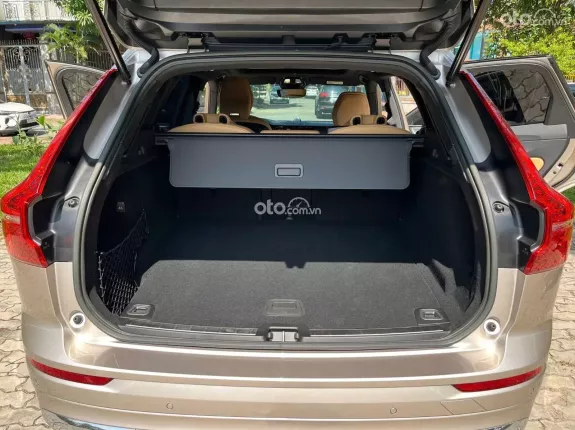 Volvo XC60 B6 Ultimate Bright 2023 - Odo 90km cho một chiếc xe độc nhất nhì