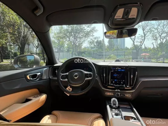 Volvo XC60 B6 Ultimate Bright 2023 - Odo 90km cho một chiếc xe độc nhất nhì