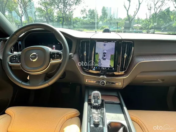 Volvo XC60 B6 Ultimate Bright 2023 - Odo 90km cho một chiếc xe độc nhất nhì