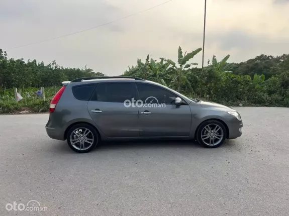 Hyundai i30 CW 1.6 AT 2009 - Xe nhập khẩu 5 cửa. Tên tư nhân biển 18A Xe đại chất, nhìn là mê. Máy số keo chỉ zin hết