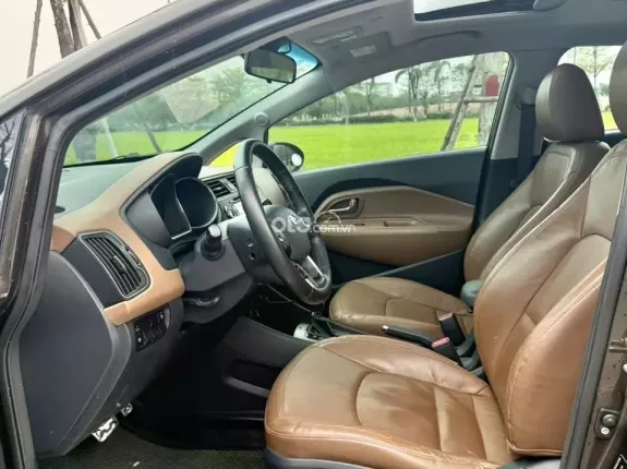 Kia Rio 1.4 AT Hatchback 2015 - Rio AT hatckback 2015