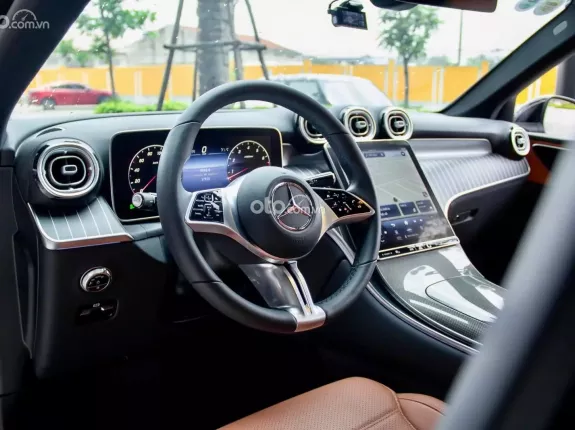 Mercedes-Benz GLC 200 4Matic 2024 - Tên công tý xuất VAT 900 triệu