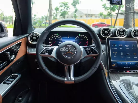 Mercedes-Benz GLC 200 4Matic 2024 - Tên công tý xuất VAT 900 triệu