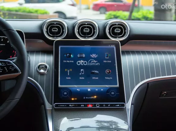 Mercedes-Benz GLC 200 4Matic 2024 - Tên công tý xuất VAT 900 triệu