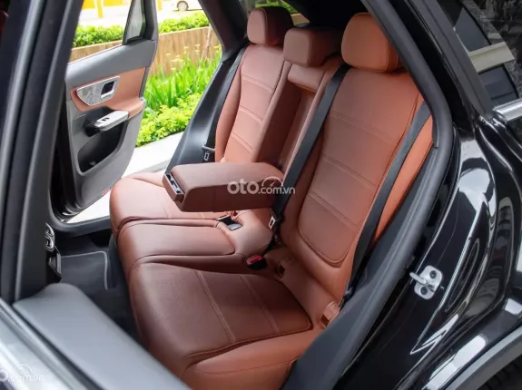 Mercedes-Benz GLC 200 4Matic 2024 - Tên công tý xuất VAT 900 triệu