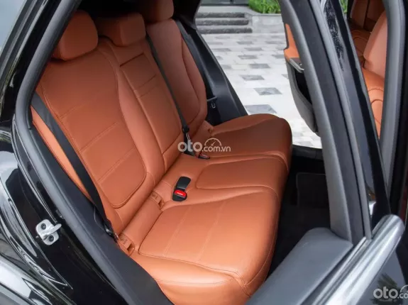 Mercedes-Benz GLC 200 4Matic 2024 - Tên công tý xuất VAT 900 triệu