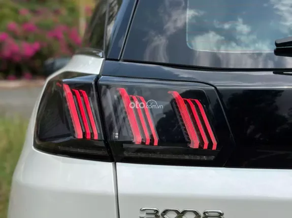 Peugeot 3008 Allure 2022 - ODO 10.000KM Mới tinh