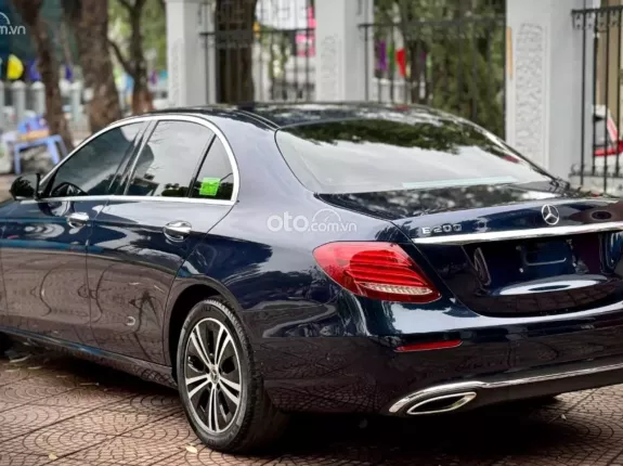 Mercedes-Benz E180 1.5 I4 2020 - Cần bán Mercedes E180 sx 2020 đẹp xuất sắc giá chỉ 9 đồng