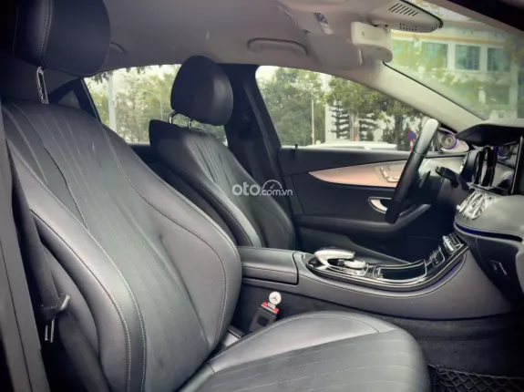 Mercedes-Benz E180 1.5 I4 2020 - Cần bán Mercedes E180 sx 2020 đẹp xuất sắc giá chỉ 9 đồng