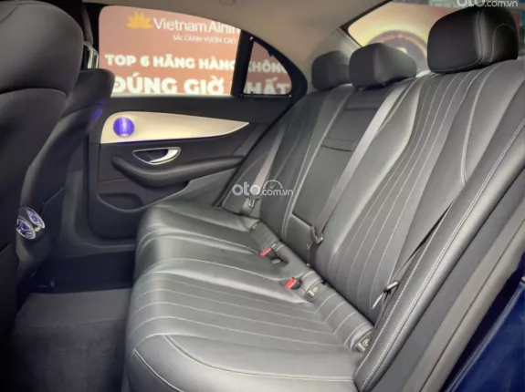 Mercedes-Benz E180 1.5 I4 2020 - Cần bán Mercedes E180 sx 2020 đẹp xuất sắc giá chỉ 9 đồng