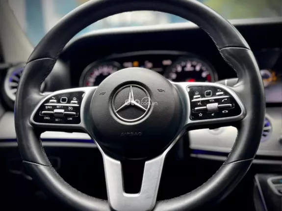 Mercedes-Benz E180 1.5 I4 2020 - Cần bán Mercedes E180 sx 2020 đẹp xuất sắc giá chỉ 9 đồng