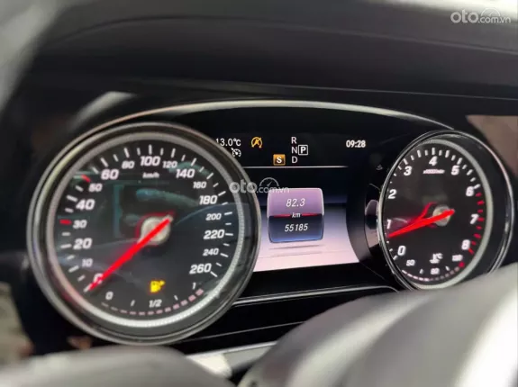 Mercedes-Benz E180 1.5 I4 2020 - Cần bán Mercedes E180 sx 2020 đẹp xuất sắc giá chỉ 9 đồng