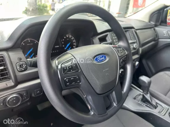 Ford Ranger XLS 2.2 4x2 AT 2018 - FORD RANGER Model 2019 Số tự động_1 chủ đi rất kỹ