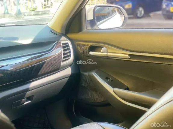 Kia Seltos 1.4T Deluxe 2021 - 545tr