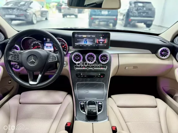 Mercedes-Benz C200 2018 - Bảo dưỡng full ls hãng