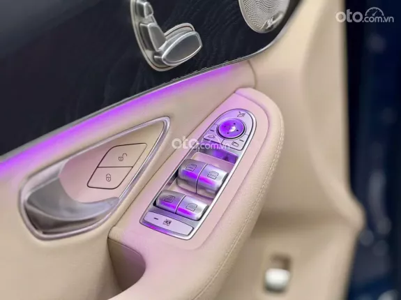 Mercedes-Benz C200 2018 - Bảo dưỡng full ls hãng