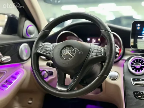 Mercedes-Benz C200 2018 - Bảo dưỡng full ls hãng