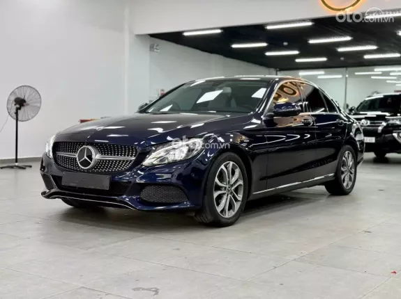 Mercedes-Benz C200 2018 - Bảo dưỡng full ls hãng
