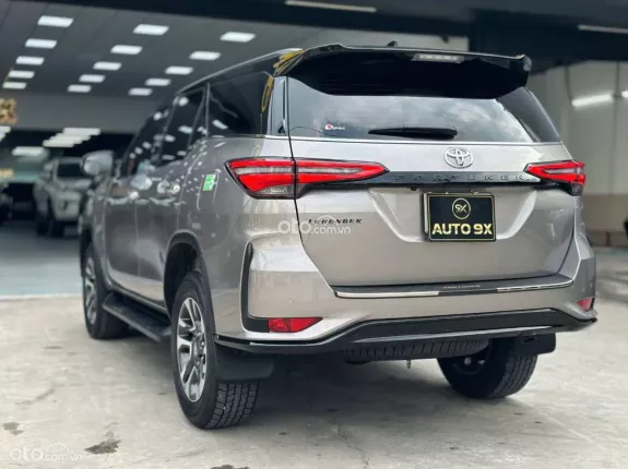 Toyota Fortuner 2.4 AT 4x2 Legender 2024 - Odo 8.000 km - Siêu lướt