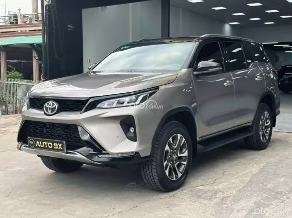 Toyota Fortuner 2.4 AT 4x2 Legender 2024 - Odo 8.000 km - Siêu lướt