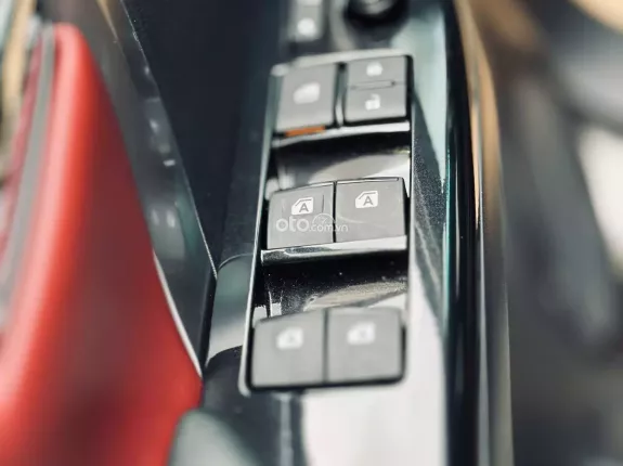 Toyota Fortuner 2.4 AT 4x2 Legender 2024 - Odo 8.000 km - Siêu lướt