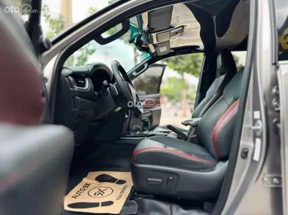 Toyota Fortuner 2.4 AT 4x2 Legender 2024 - Odo 8.000 km - Siêu lướt