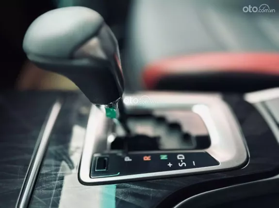 Toyota Fortuner 2.4 AT 4x2 Legender 2024 - Odo 8.000 km - Siêu lướt