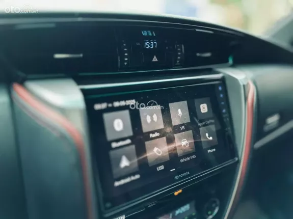 Toyota Fortuner 2.4 AT 4x2 Legender 2024 - Odo 8.000 km - Siêu lướt