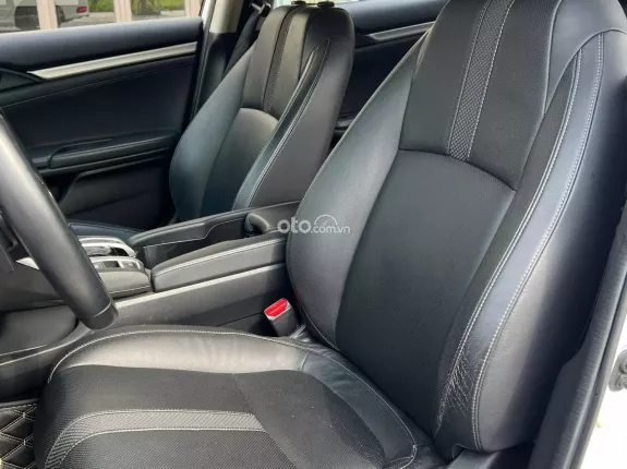 Honda Civic 1.5 G 2021 - 585 triệu