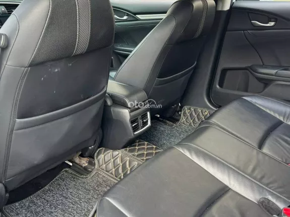 Honda Civic 1.5 G 2021 - 585 triệu
