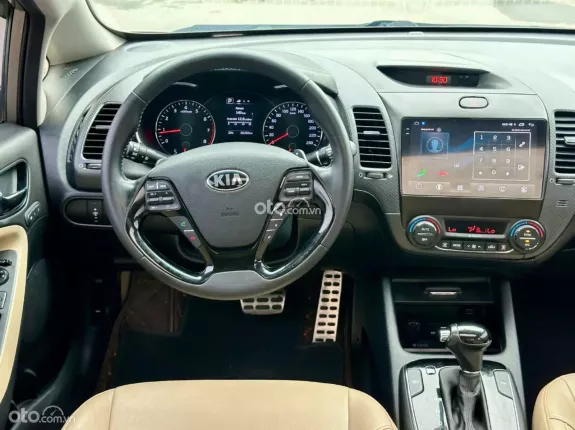 Kia Cerato 1.6 AT Luxury 2018 - Một chủ từ mới chạy 6,5 vạn rất mới