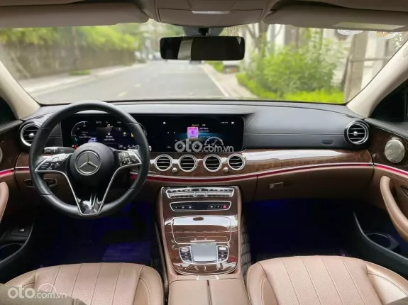 Mercedes-Benz E200 Exclusive V1 2023 - GIÁ TỐT GIAO NGAY