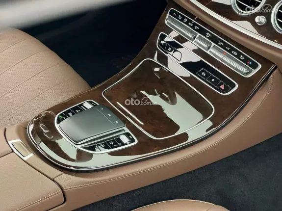 Mercedes-Benz E200 Exclusive V1 2023 - GIÁ TỐT GIAO NGAY