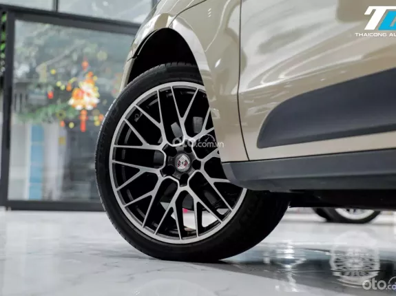 Porsche Macan tiêu chuẩn 2017 - PORSCHE MACAN 2018