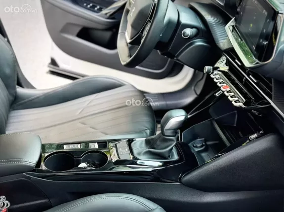 Peugeot 2008 GT Line 2022 - Trắng đẹp xuất sắc