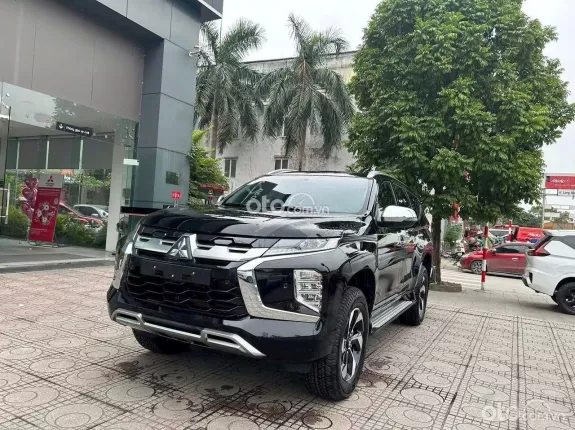 Mitsubishi Pajero Sport 2025 - Xe mới 100%, độc quyền máy xăng, duy nhất trên thị trường