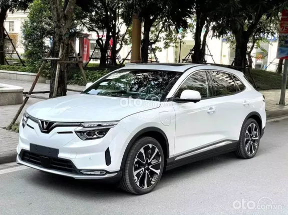 VinFast VF8 Eco 2025 - Sạc pin miễn phí đến 2027 - Ưu đãi đến 70 triệu