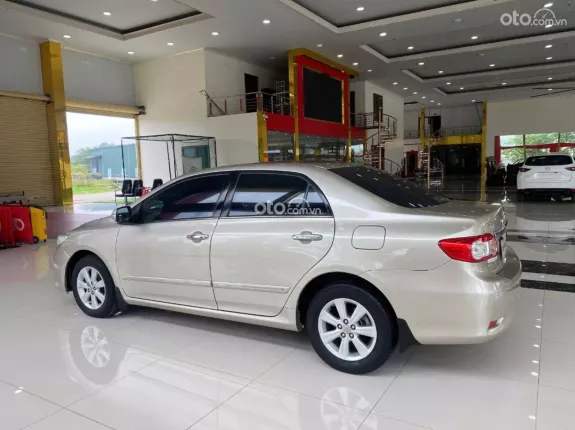 Toyota Corolla Altis 1.8G MT 2014 - Sedan 5 chỗ đẳng cấp, chất xe lành bền